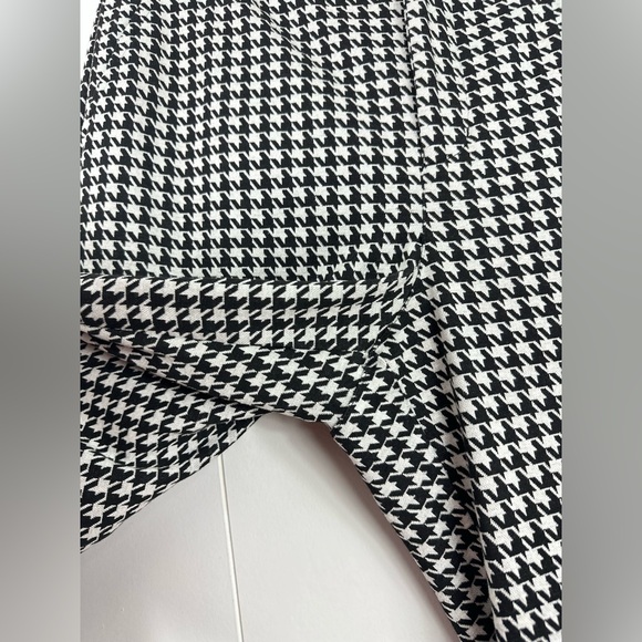 Cabi Style# 3921L Size 10 Black White Houndstooth Trouser Career Pants - Picture 4 of 13